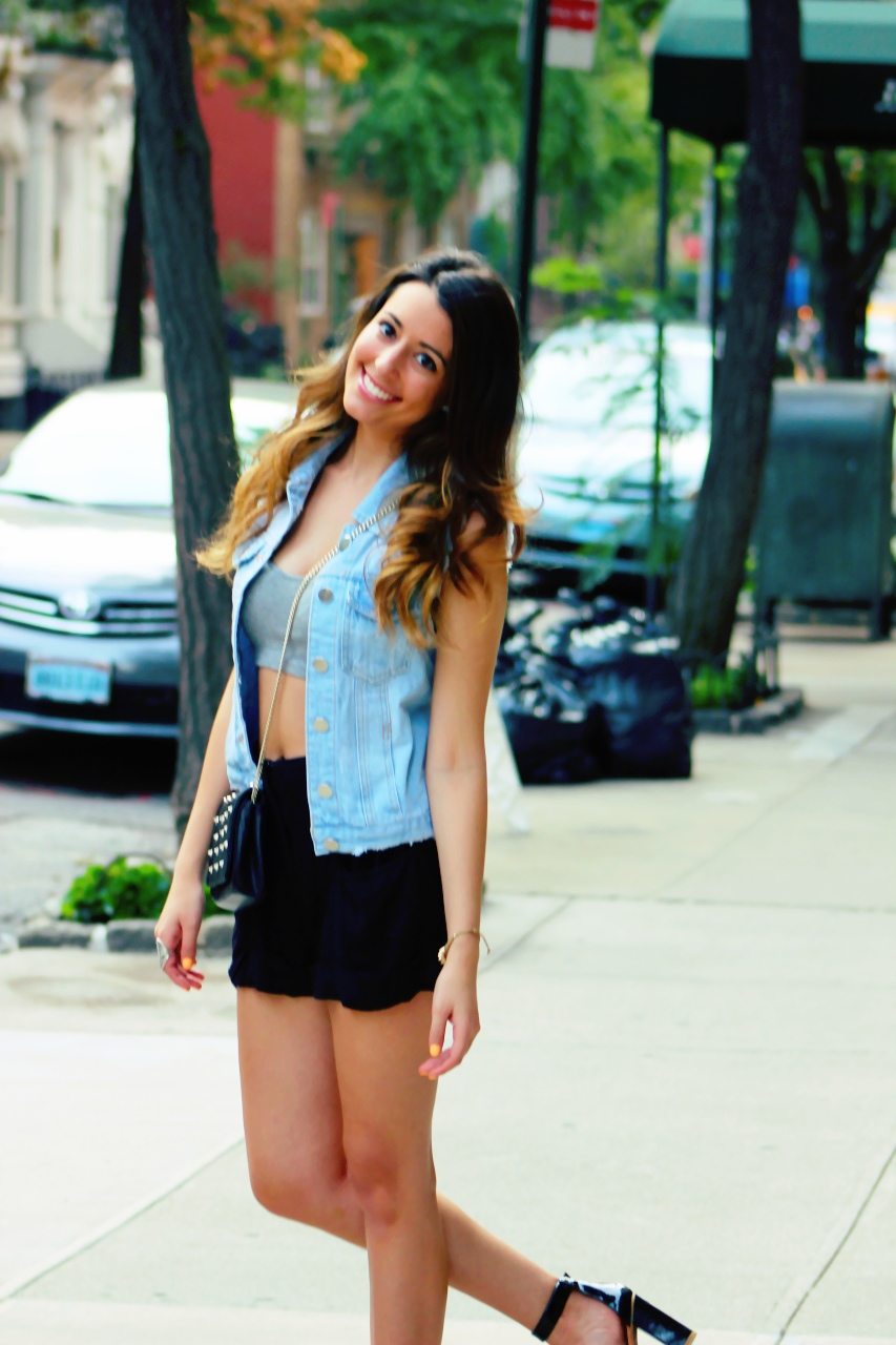 Cute & casual summer outfit with denim vest and crop top