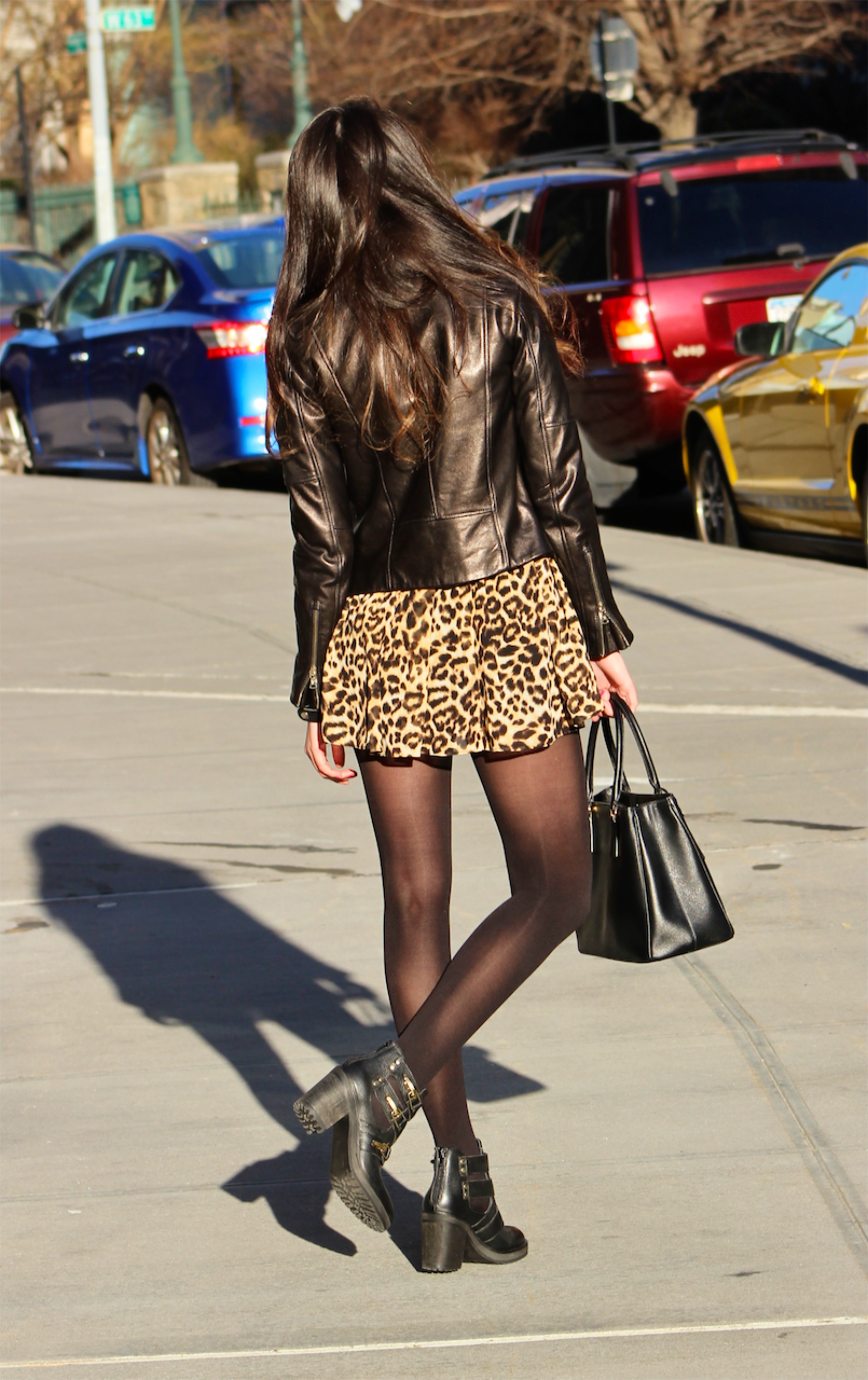 Cute leopard print winter street style outfit