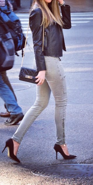 perfect fall outfit heels and jeans