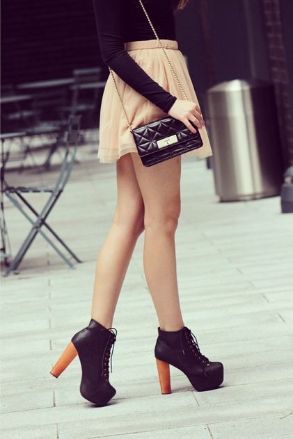 cute tulle skirt fall outfit jeffrey campbell litas