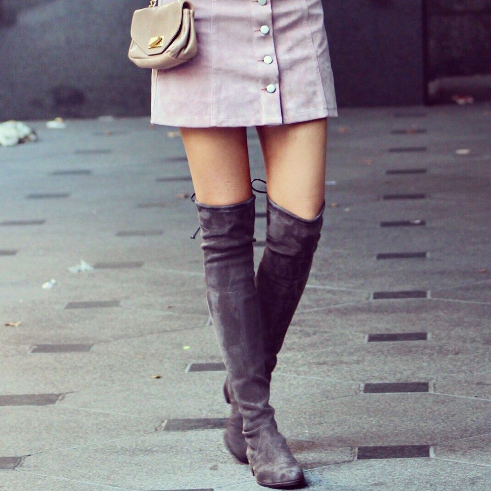 Cute schoolgirl suede skirt over-the-knee boots fall outfit