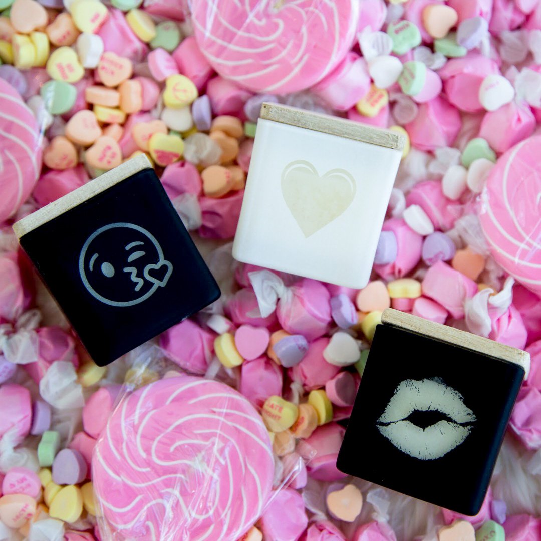 5 Custom Candles Perfect for EVERY Type of Wedding Gift